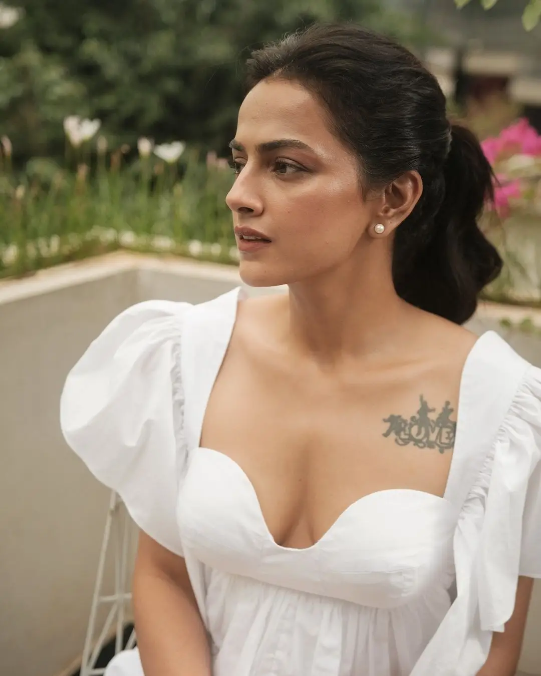 South Indian Actress Shraddha Srinath In White Gown